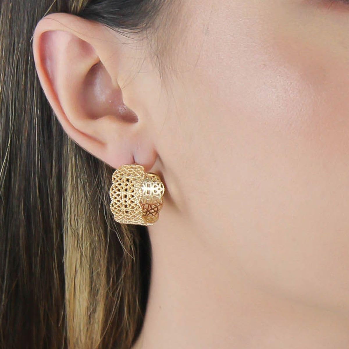 Elyra Joyas | Aros Aura Calada Bañados en Oro 18K