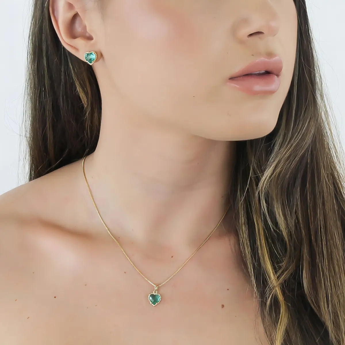 Conjunto Stella Semi Joias Colar E Brinco Coração Pedra Verde Banhado Ouro