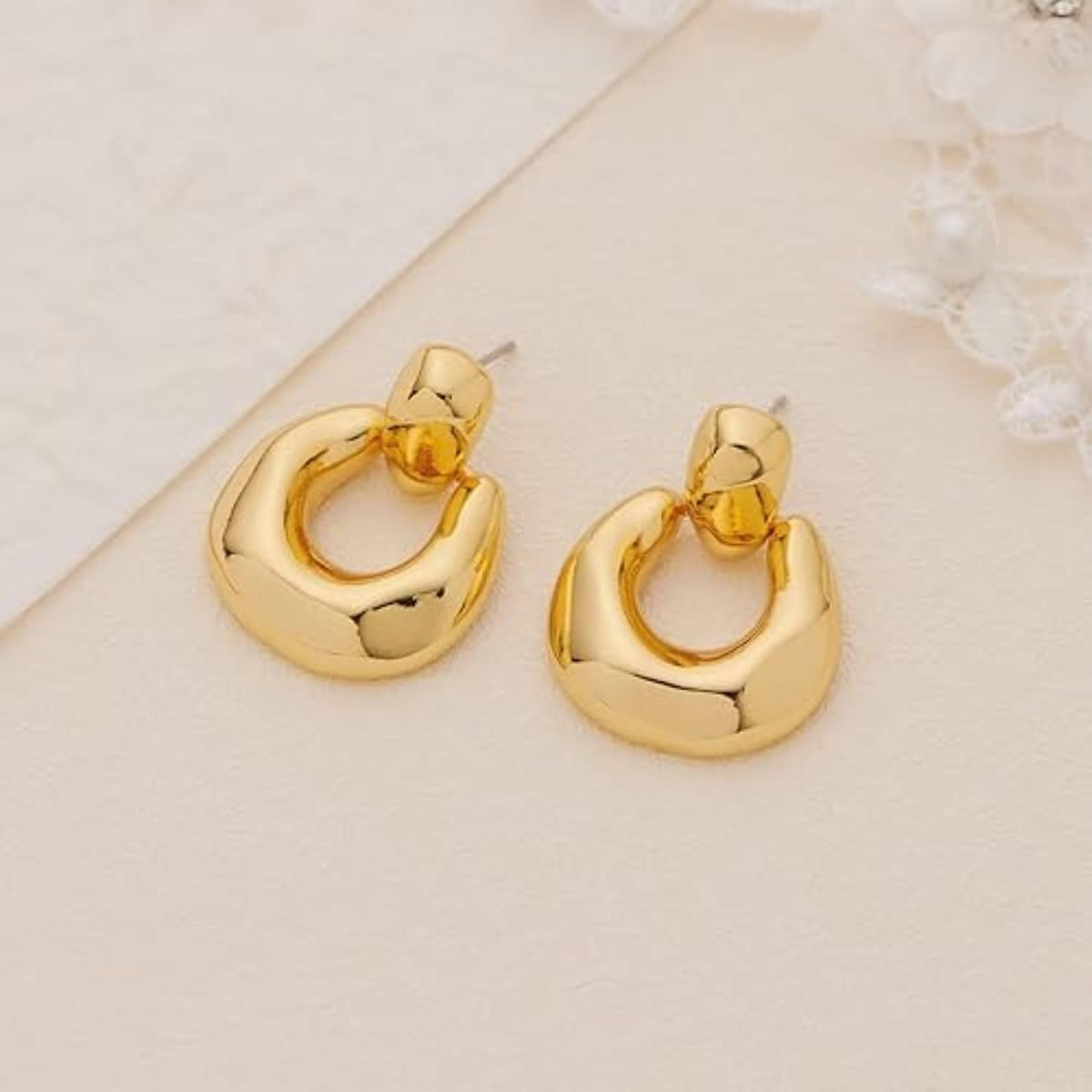 Elyra Joyas | Set Essenza Collar y Aros Dorados