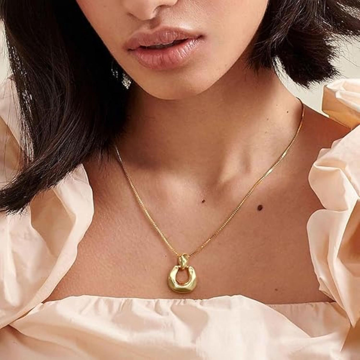 Elyra Joyas | Set Essenza Collar y Aros Dorados